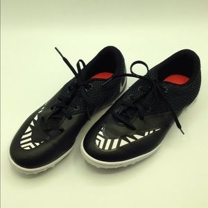 Nike | Classic Children's Cleats 6Y Black White